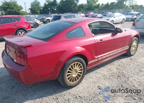 2008 Ford Mustang V6 Deluxe/V6 Premium z USA, uszkodzony, nr VIN 1ZVHT80N985196505